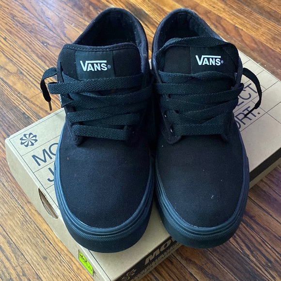 Vans - Picture 1 of 6